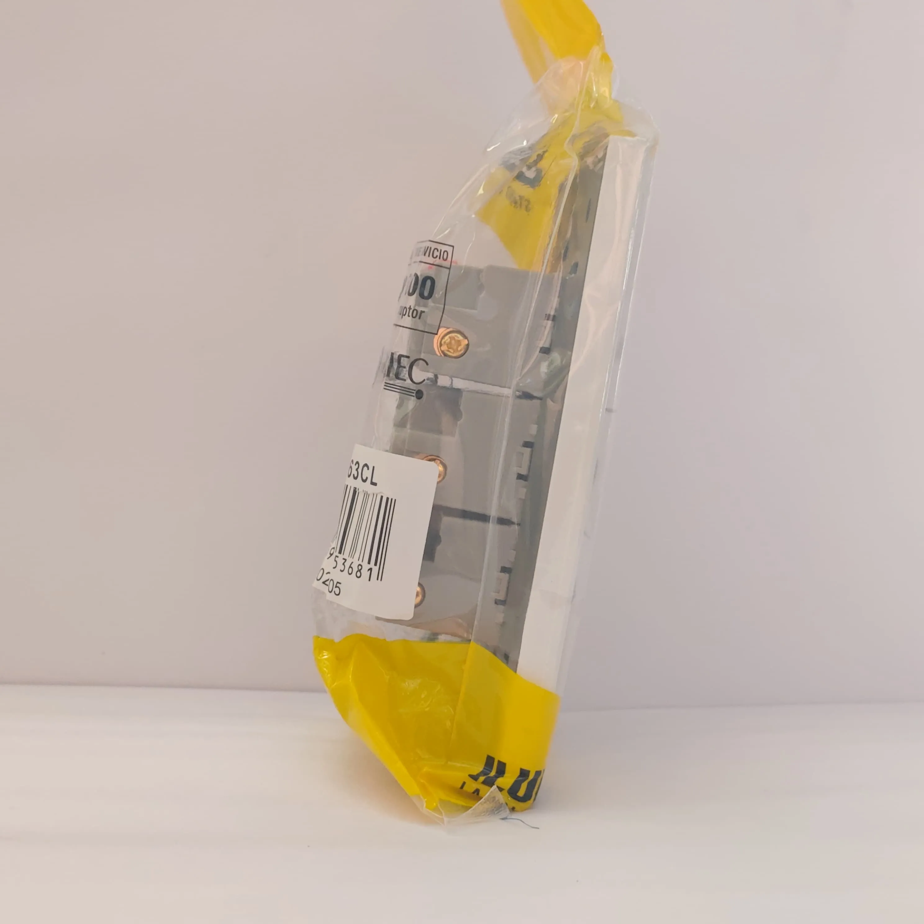 Tomacorriente Triple