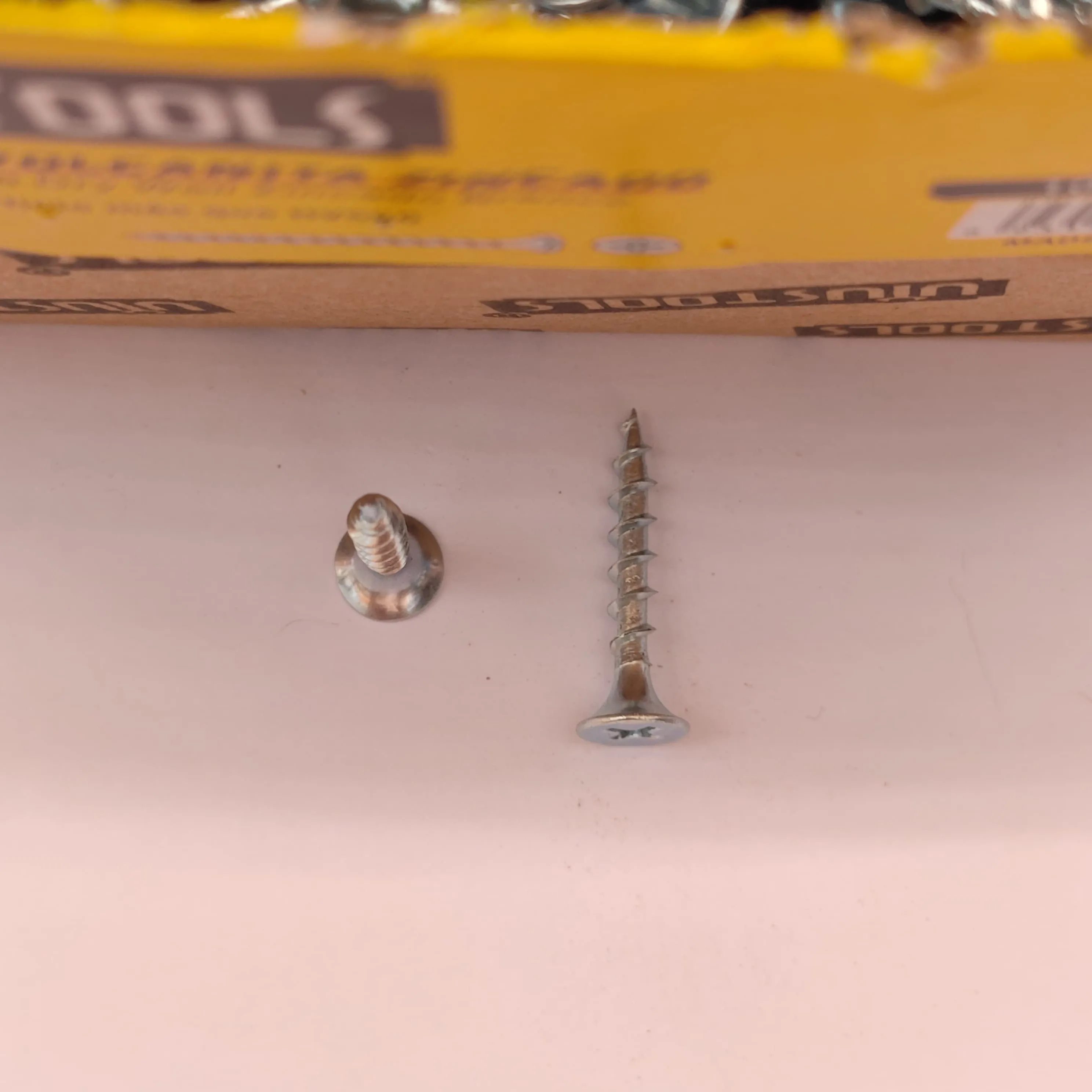 Tornillo Volcanita Zincado 6X1 1000 und