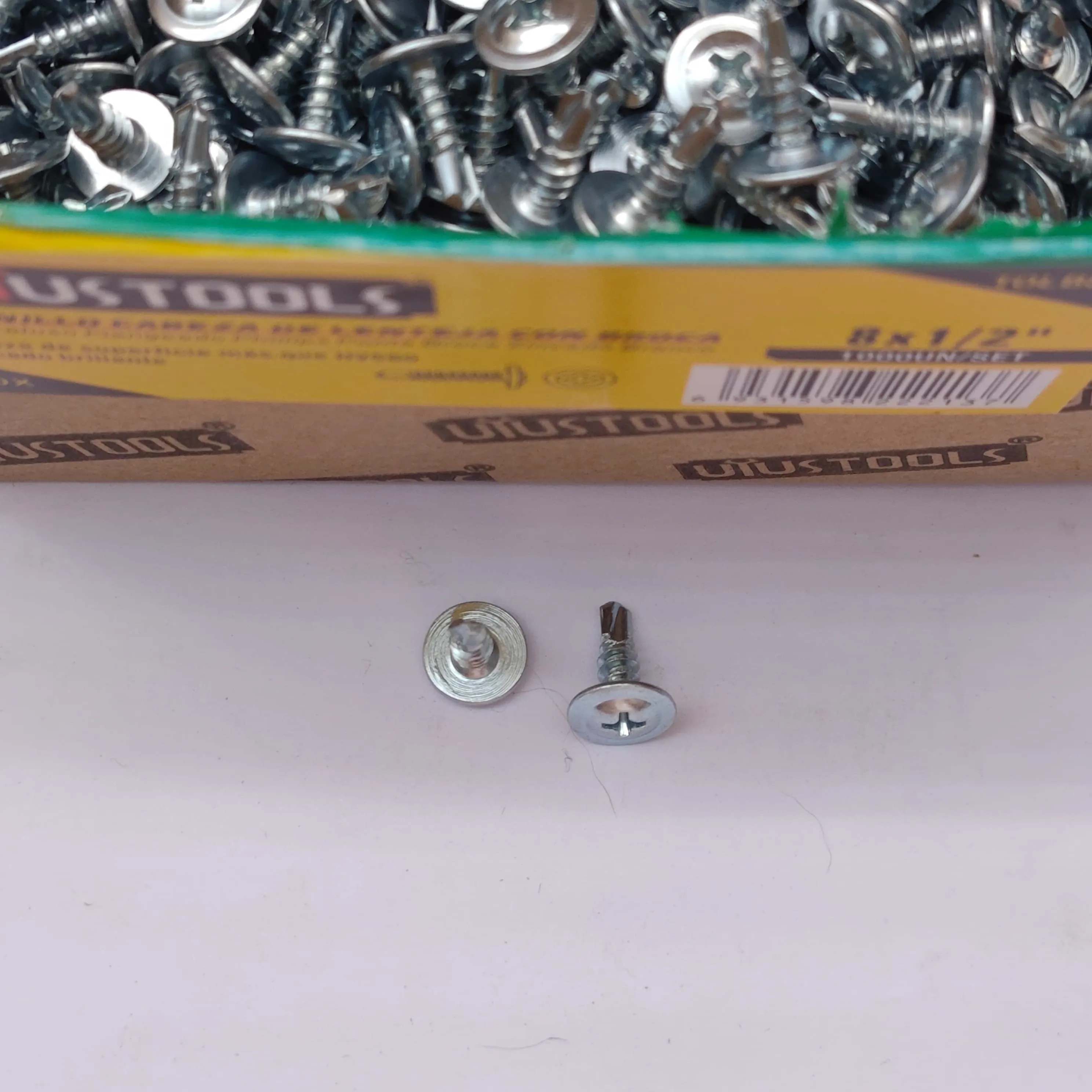 Tornillo Cabeza Lenteja Autoperforante 8x1/2 1000 und