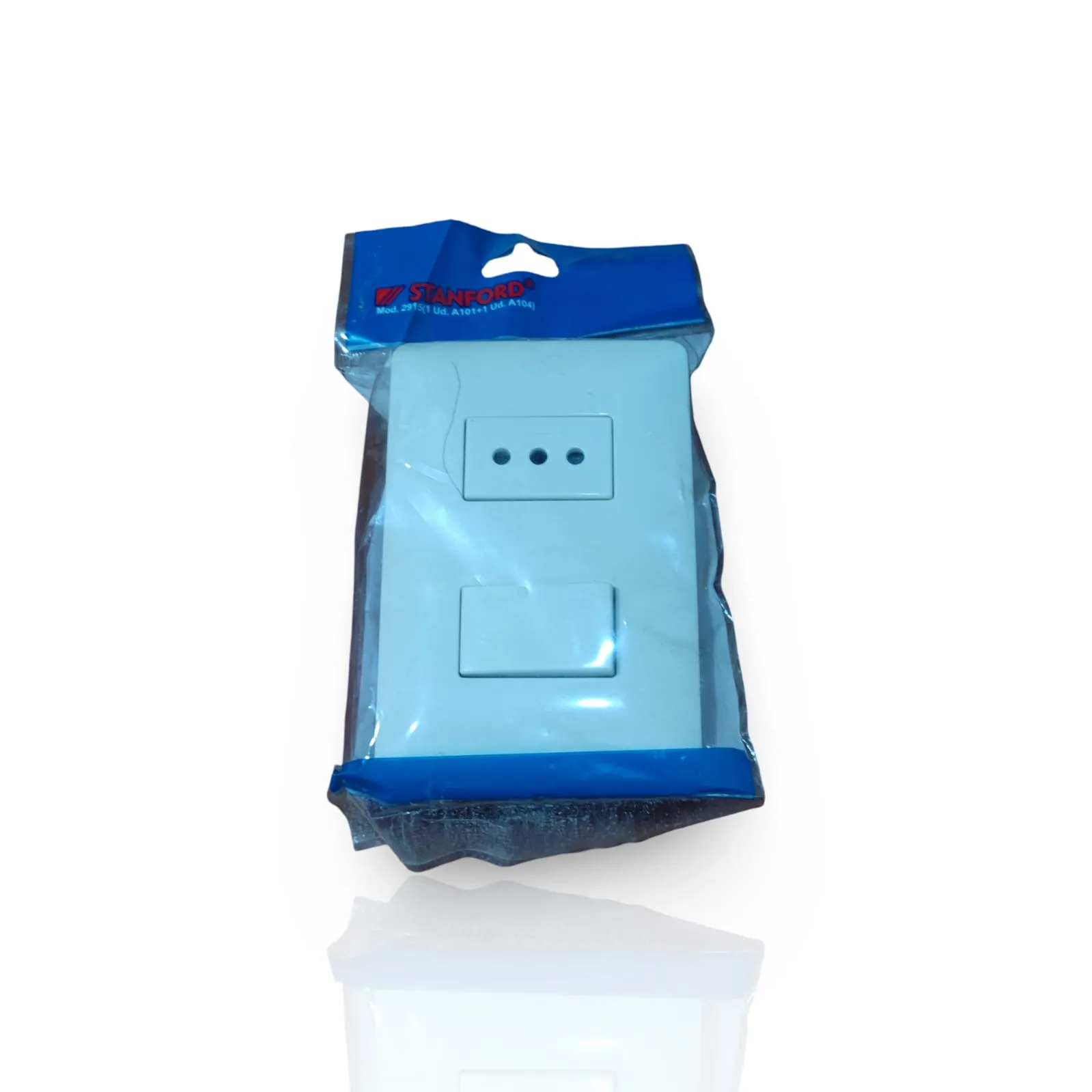 Tomacorriente simple con interruptor